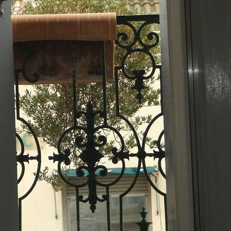 Etanit ! Beziers Plein Centre - 1Mn Du Bus, De La Gare Du Train Et Liaison Aeroport -Chambres Climatisees -Spacieuses Amenagees Pour Singles, Couple, Et Ou Familles -Parking A Velos -Consigne 외부 사진