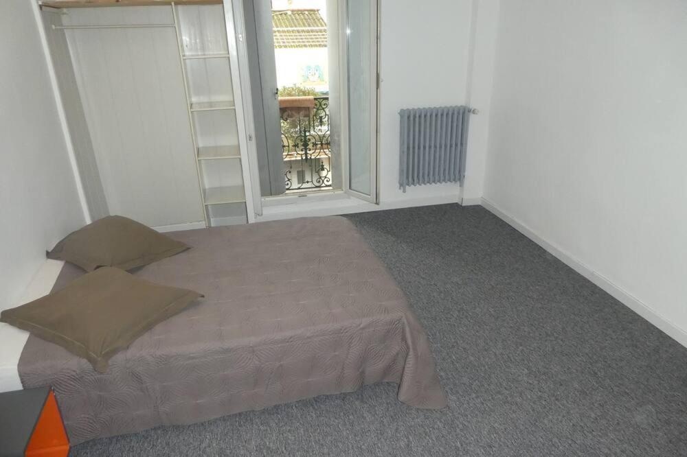 Etanit ! Beziers Plein Centre - 1Mn Du Bus, De La Gare Du Train Et Liaison Aeroport -Chambres Climatisees -Spacieuses Amenagees Pour Singles, Couple, Et Ou Familles -Parking A Velos -Consigne 외부 사진