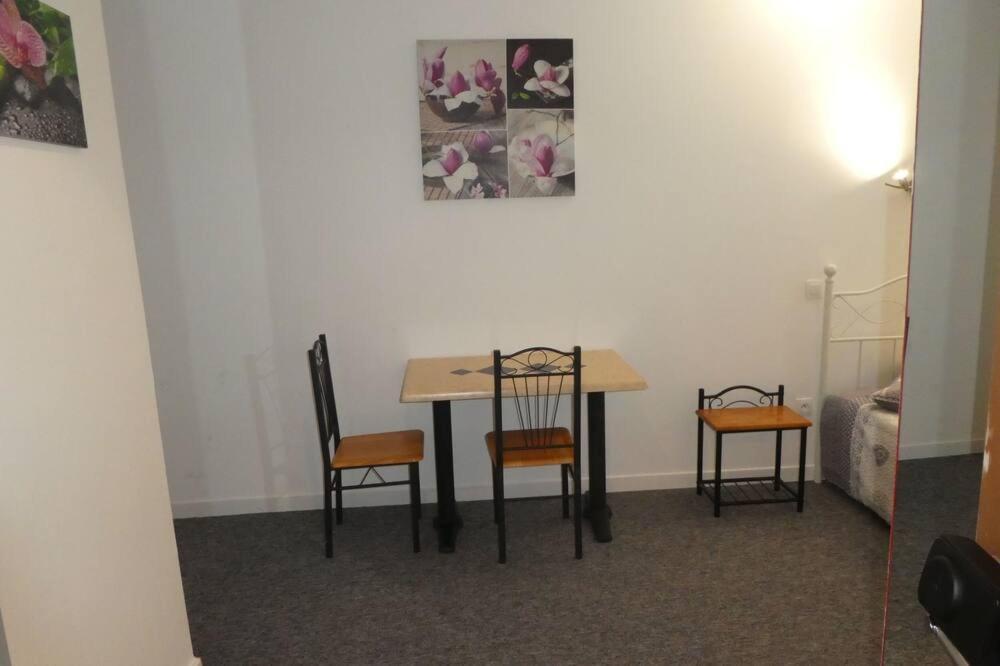 Etanit ! Beziers Plein Centre - 1Mn Du Bus, De La Gare Du Train Et Liaison Aeroport -Chambres Climatisees -Spacieuses Amenagees Pour Singles, Couple, Et Ou Familles -Parking A Velos -Consigne 외부 사진